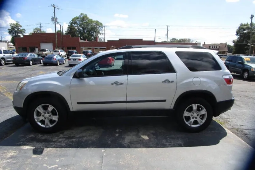 2011 Gmc Acadia SL photo 1