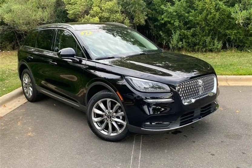 2022 Lincoln Corsair Standard photo 1