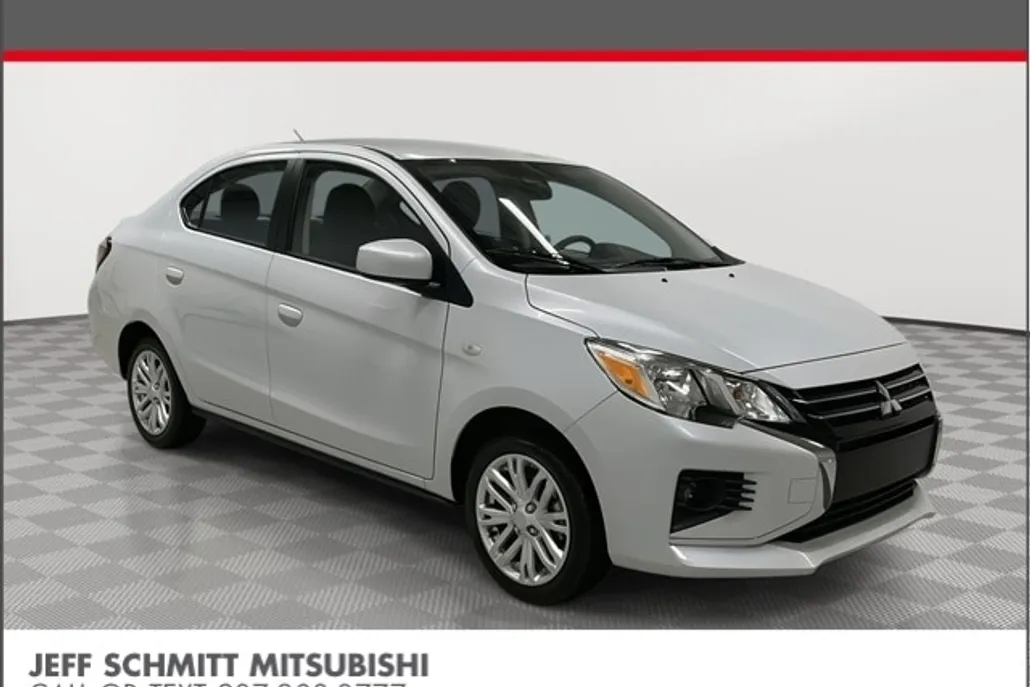 2024 Mitsubishi Mirage G4 LE photo 1