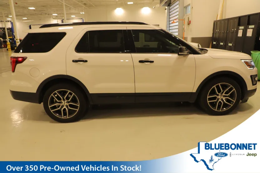 2016 Ford Explorer Sport photo 1