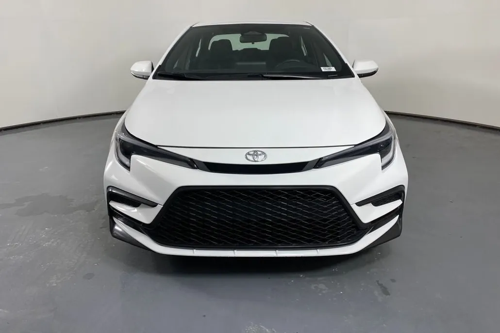 2024 Toyota Corolla SE photo 1