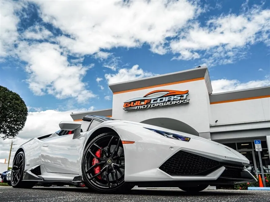 2017 Lamborghini Huracan LP 610-4 Spyder photo 1