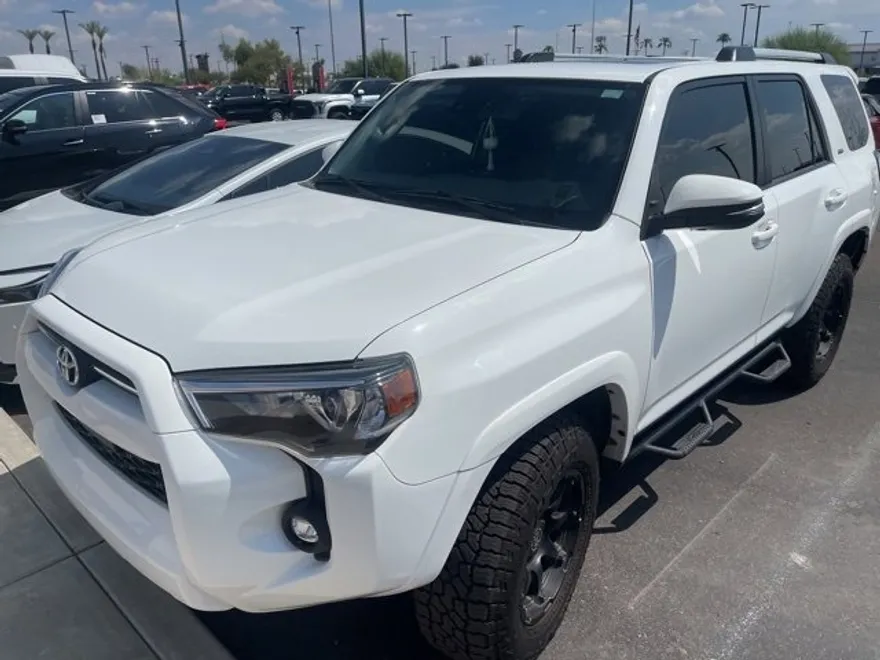 2022 Toyota 4Runner SR5 Premium photo 1