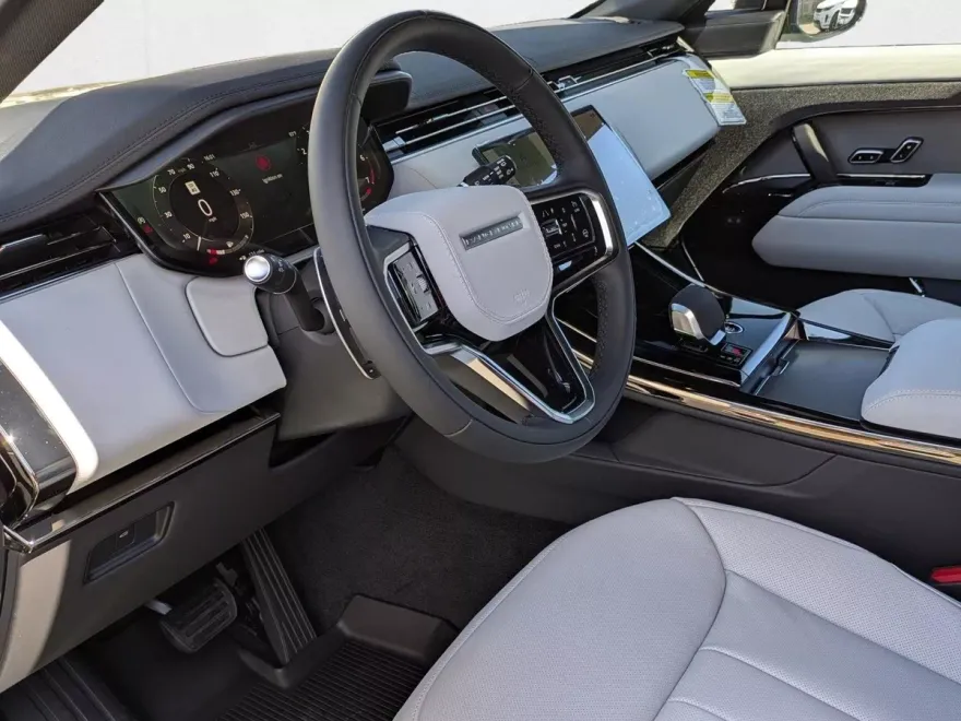 2025 Land Rover Range Rover Sport P360 SE photo 1