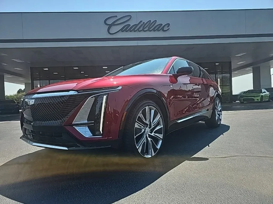 2024 Cadillac Lyriq Luxury photo 1