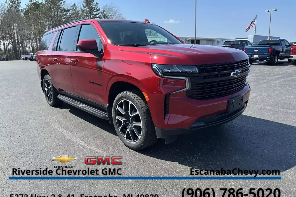 2023 Chevrolet Suburban RST photo 1