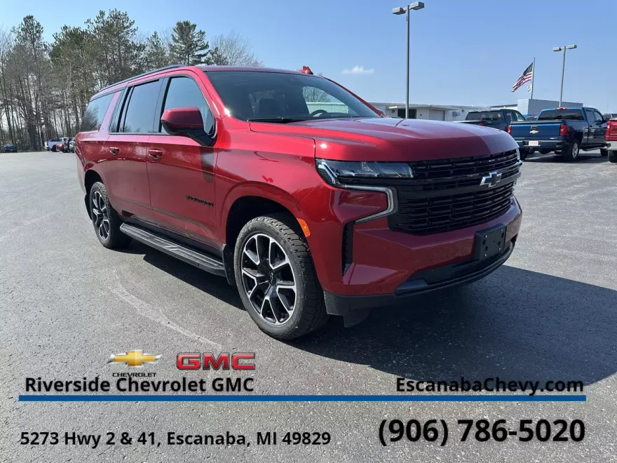 2023 Chevrolet Suburban RST photo 1