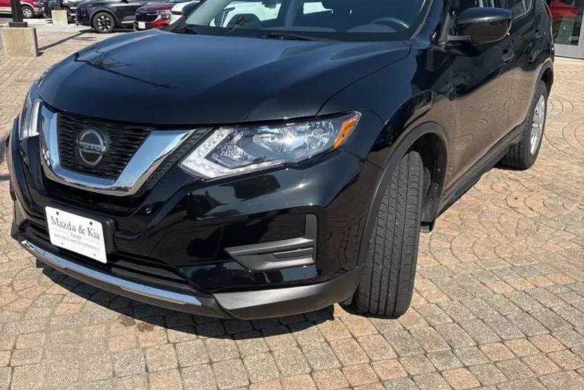 2018 Nissan Rogue S photo 1