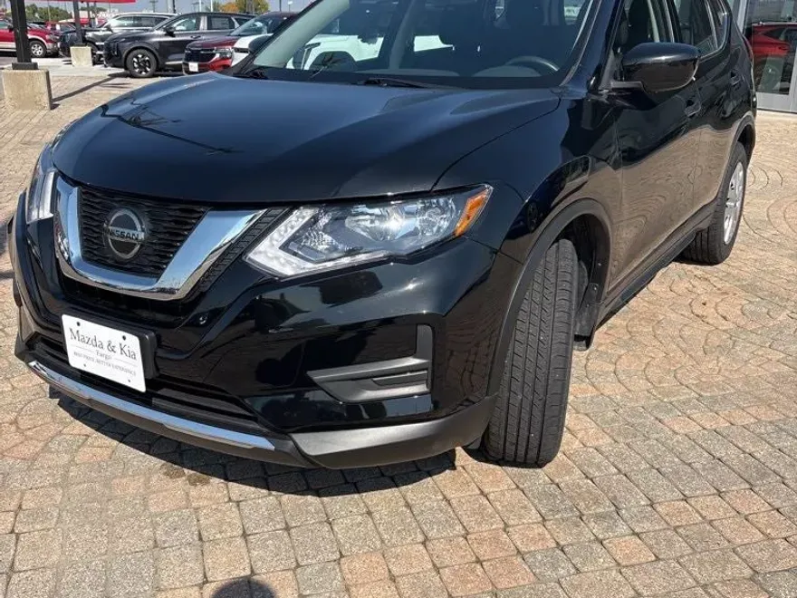 2018 Nissan Rogue S photo 1