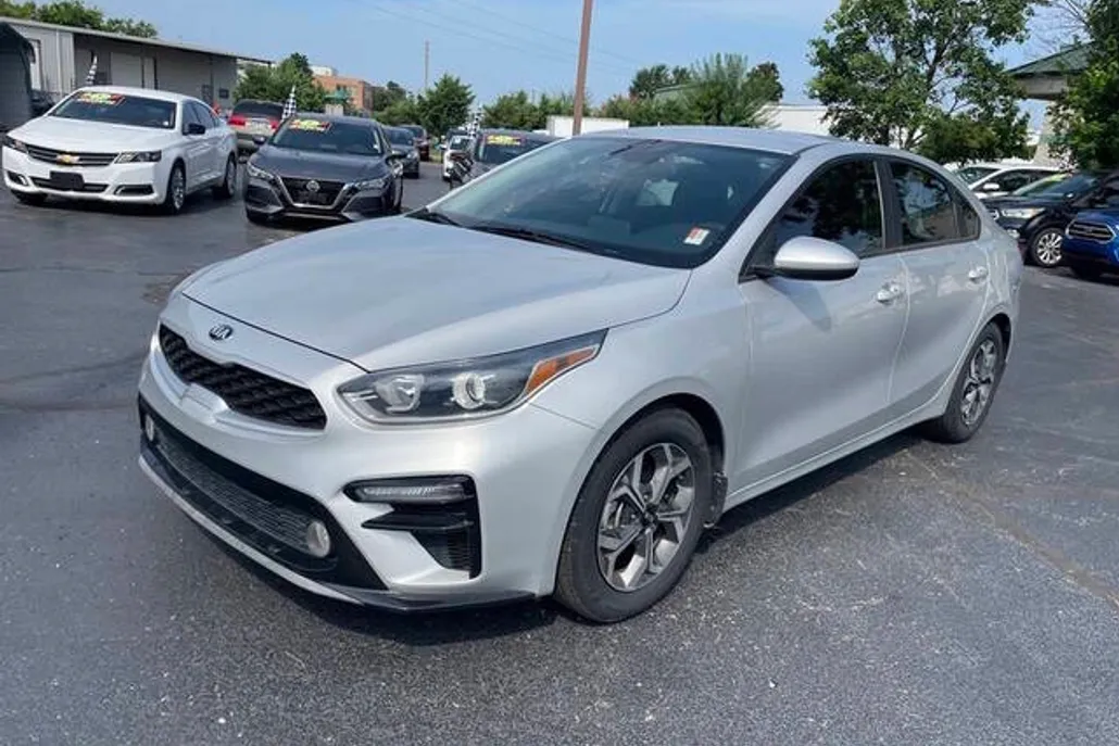 2020 Kia Forte LXS photo 1