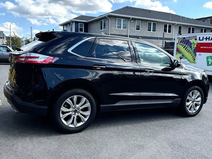2024 Ford Edge Titanium photo 1