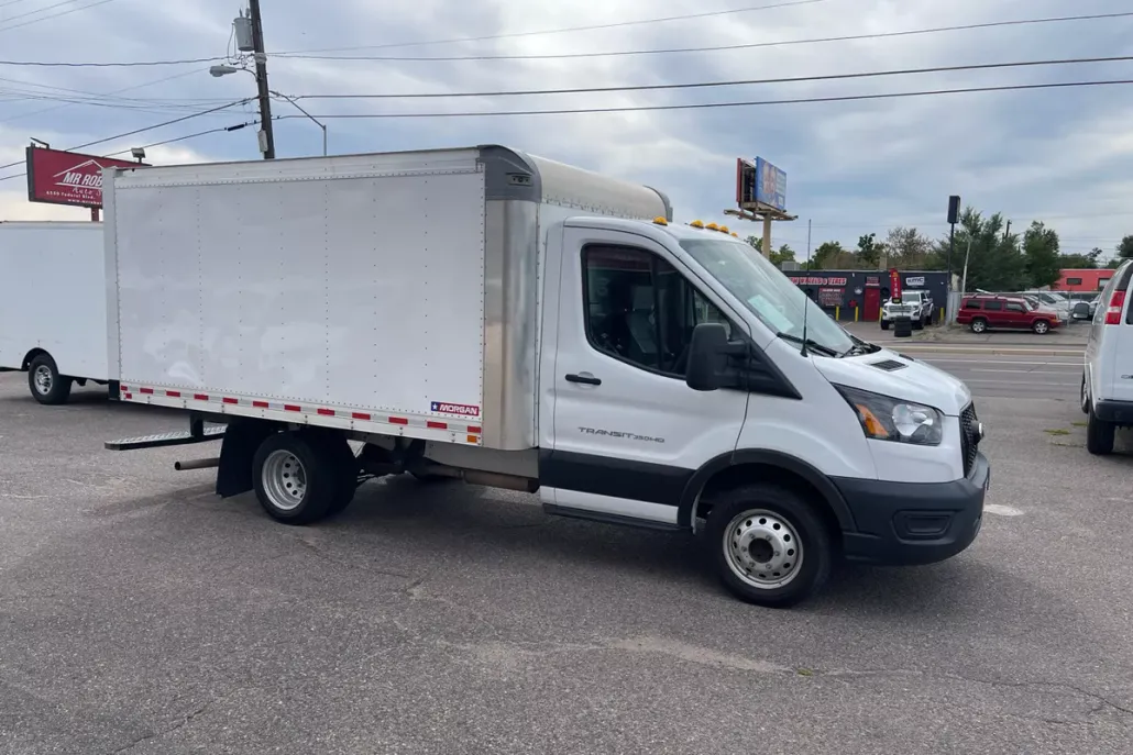 2020 Ford Transit Cutaway photo 1