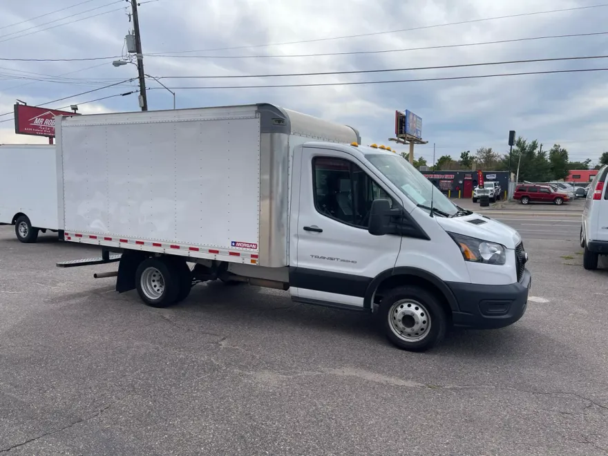 2020 Ford Transit Cutaway photo 1