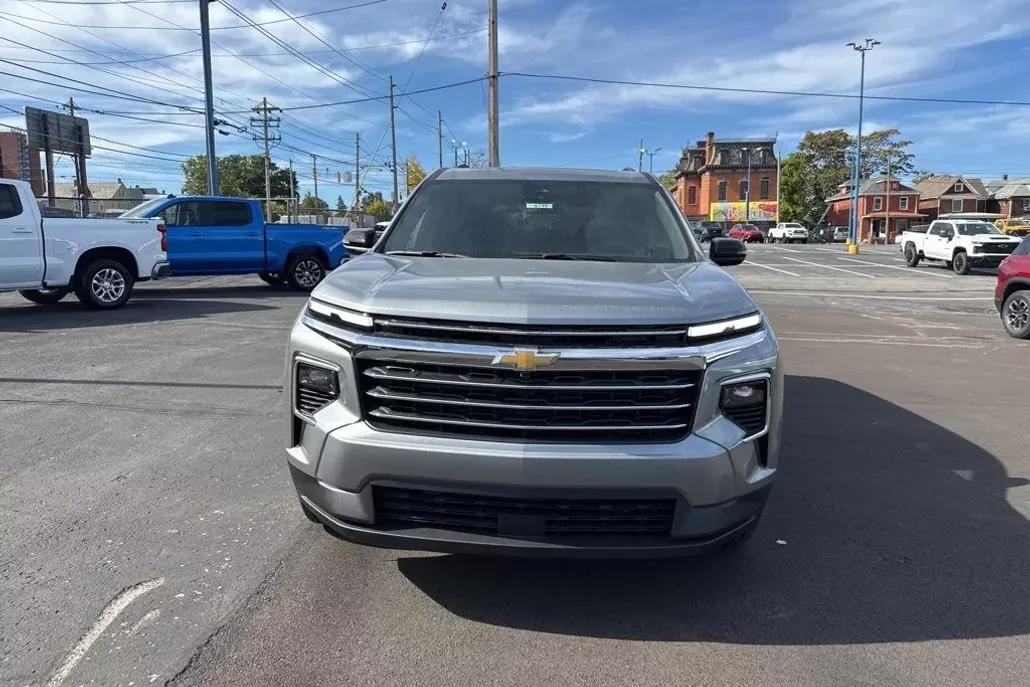 2026 Chevrolet Traverse photo 1