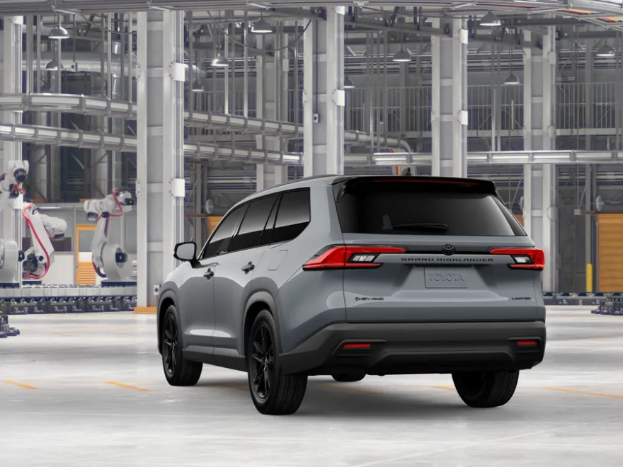 2026 Toyota Highlander Hybrid photo 1