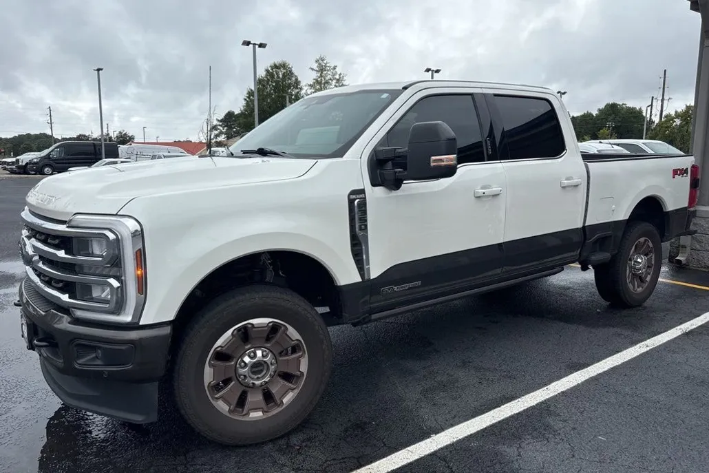 2024 Ford F-350 King Ranch photo 1