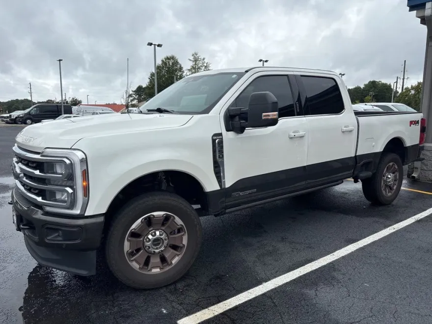 2024 Ford F-350 King Ranch photo 1