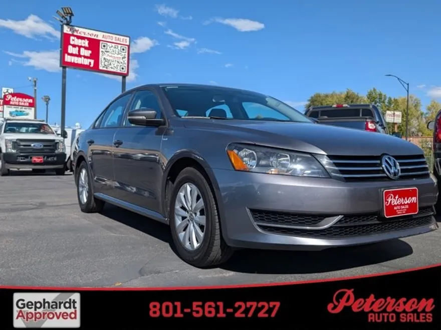 2014 Volkswagen Passat S photo 1
