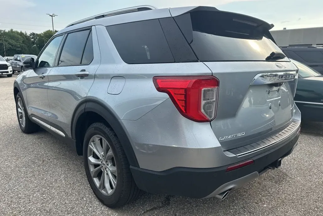 2023 Ford Explorer Limited photo 1