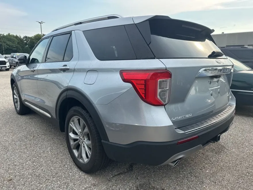2023 Ford Explorer Limited photo 1