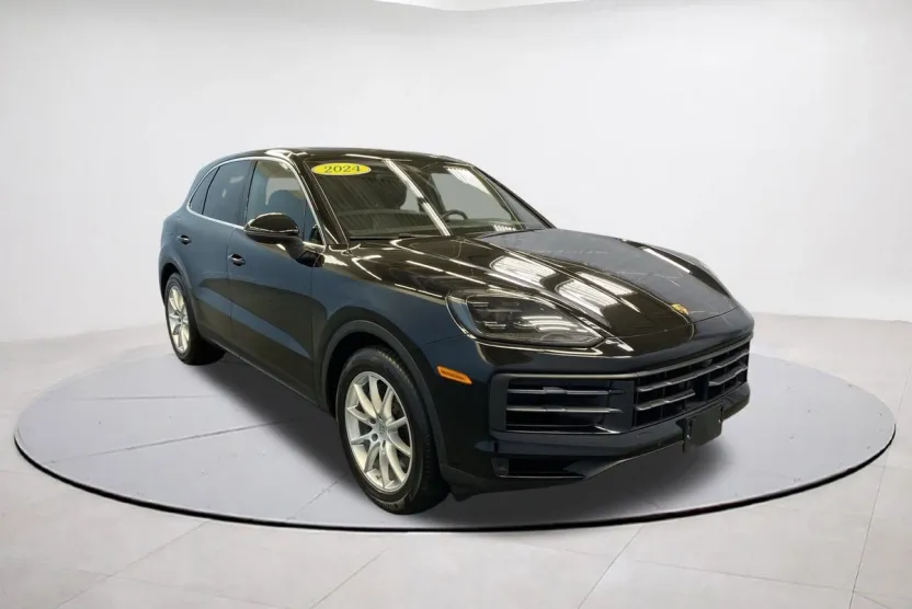 2024 Porsche Cayenne Base photo 1