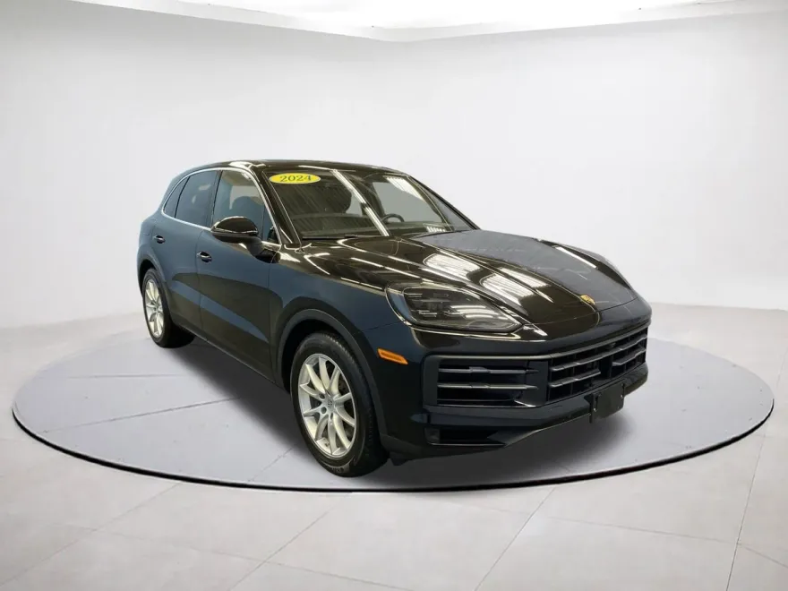 2024 Porsche Cayenne Base photo 1