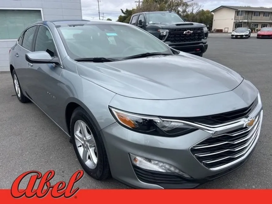 2024 Chevrolet Malibu 1LT photo 1