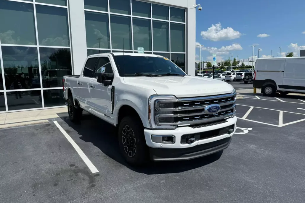 2024 Ford F-250 Platinum photo 1
