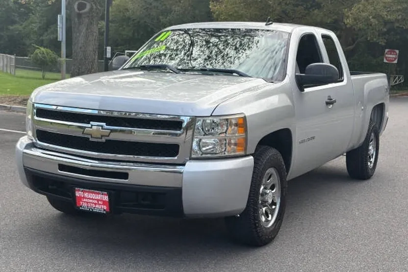 2011 Chevrolet Silverado 1500 LS photo 1