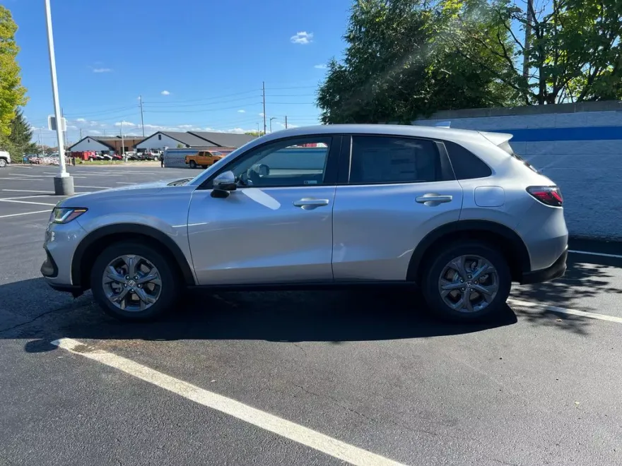 2026 Honda HR-V LX photo 1