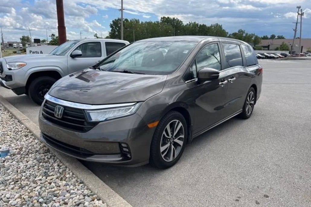 2022 Honda Odyssey Touring photo 1