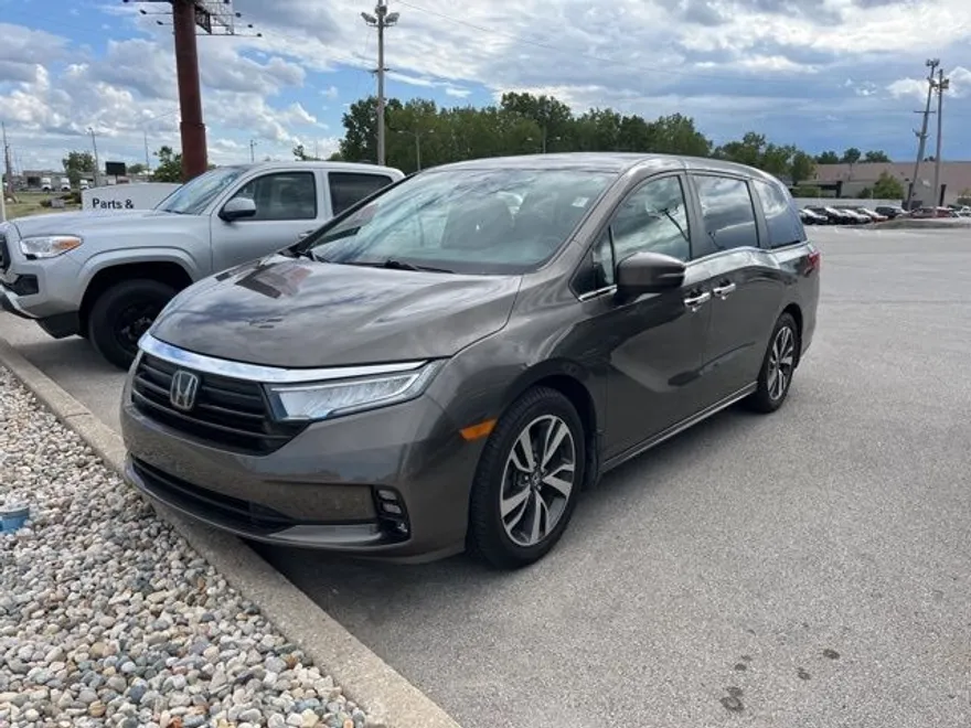 2022 Honda Odyssey Touring photo 1