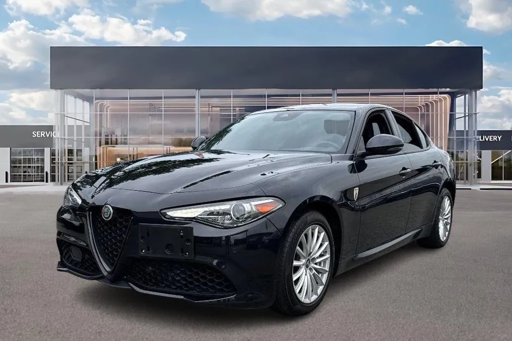 2023 Alfa Romeo Giulia SPRINT photo 1