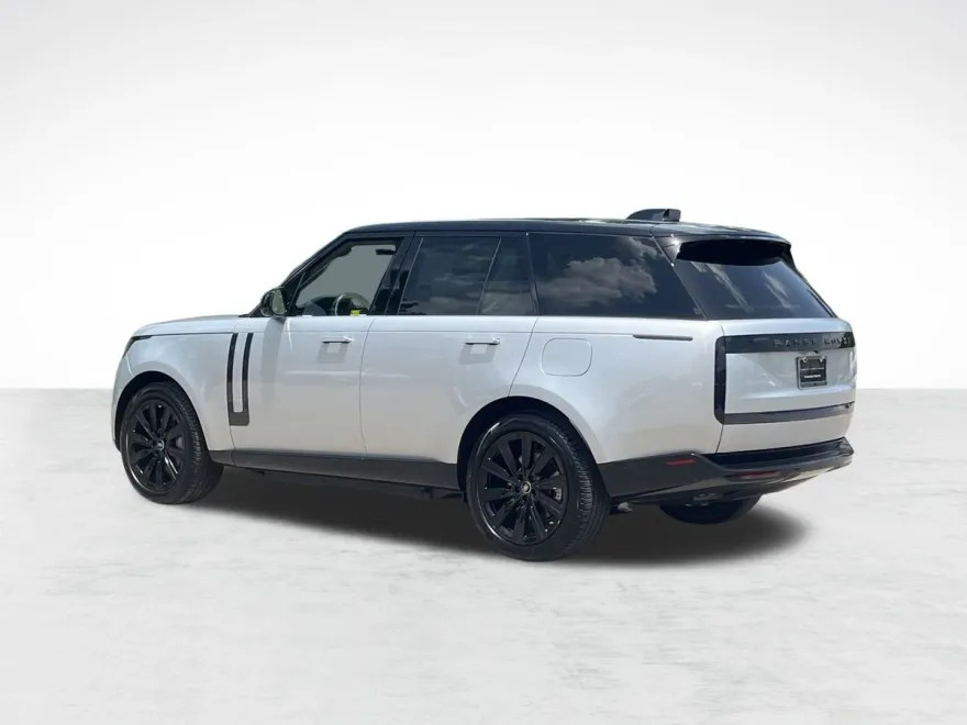 2025 Land Rover Range Rover SE photo 1