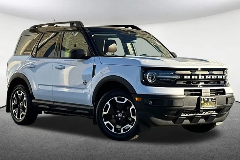 2023 Ford Bronco Sport Outer Banks photo 1