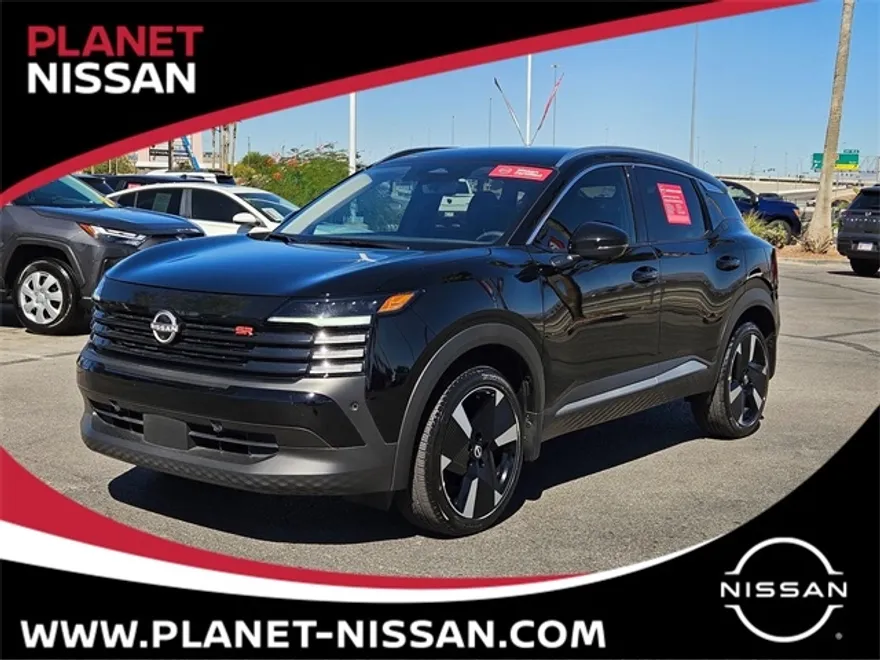 2025 Nissan Kicks SR photo 1