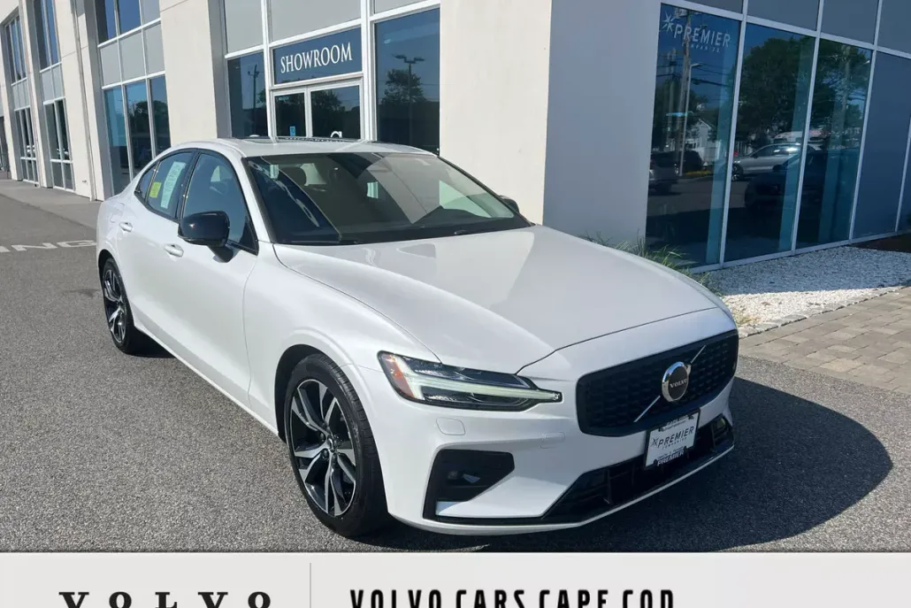 2025 Volvo S60 B5 Core photo 1