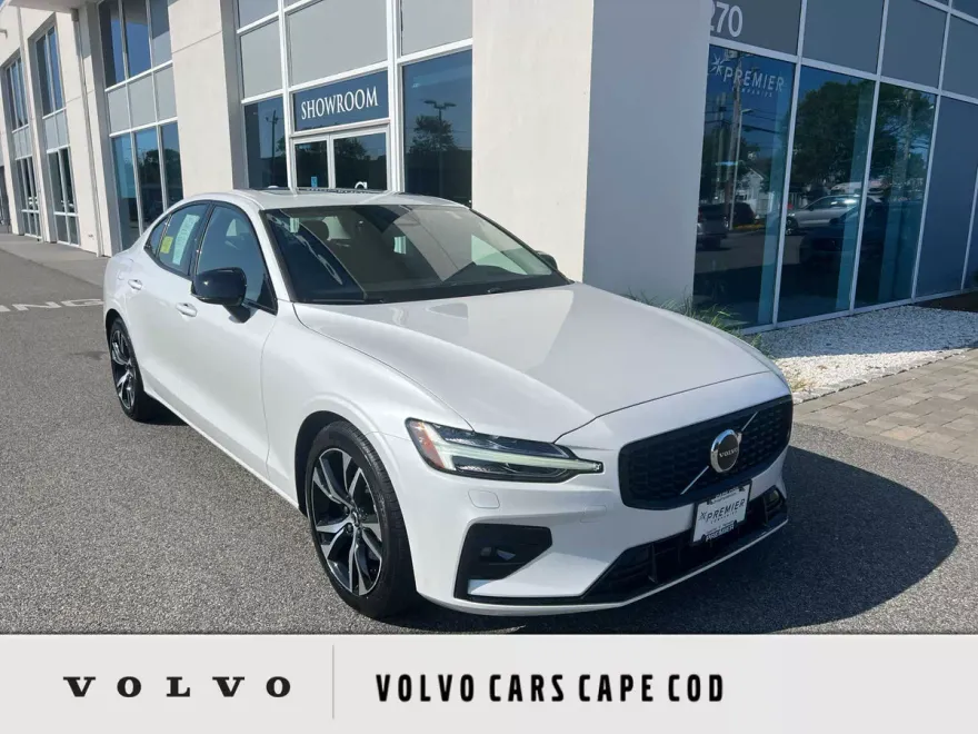 2025 Volvo S60 B5 Core photo 1