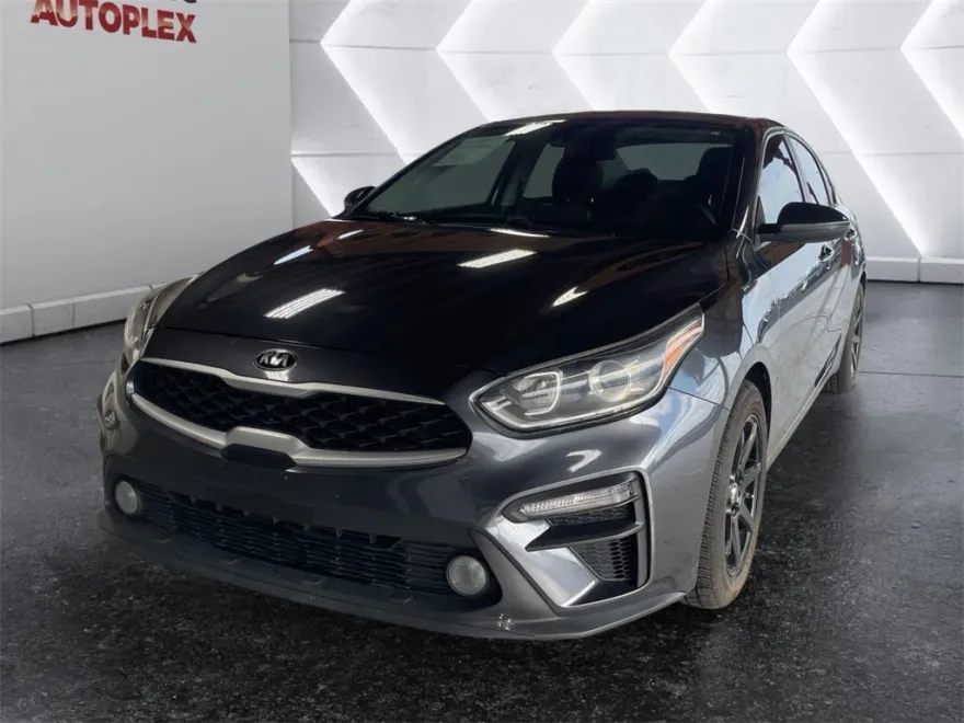 2020 Kia Forte FE photo 1