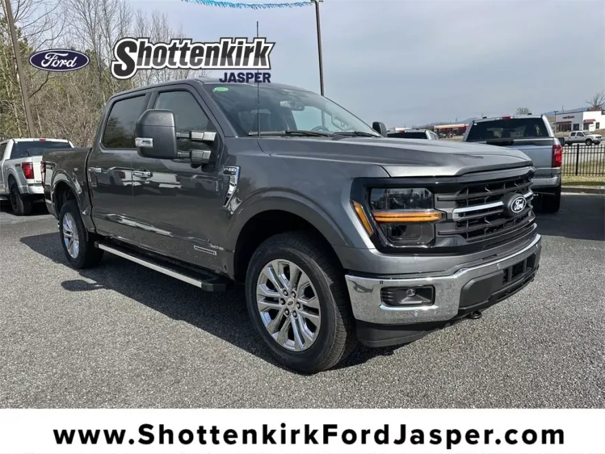 2025 Ford F-150 XLT photo 1