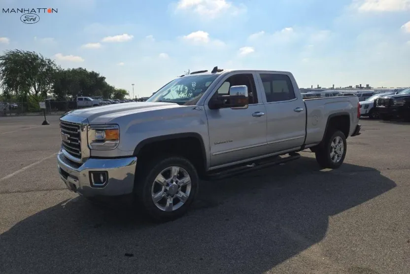 2017 Gmc Sierra 2500 SLT photo 1