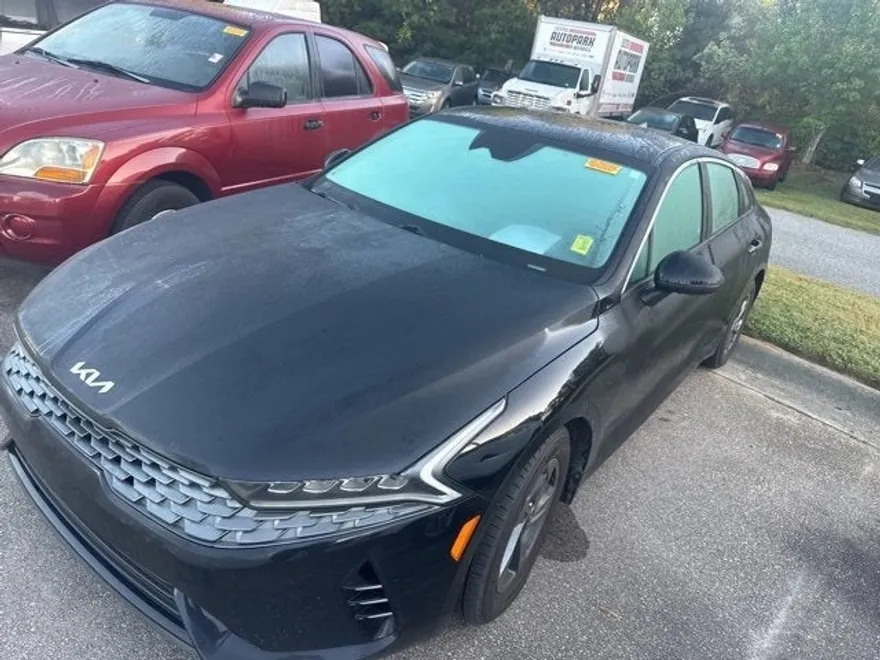 2022 Kia K5 LX photo 1