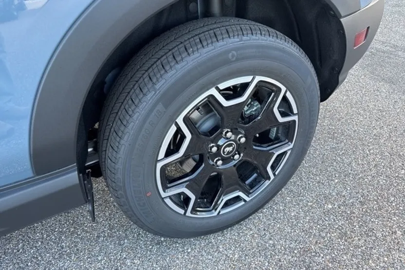 2025 Ford Bronco Sport Outer Banks photo 1