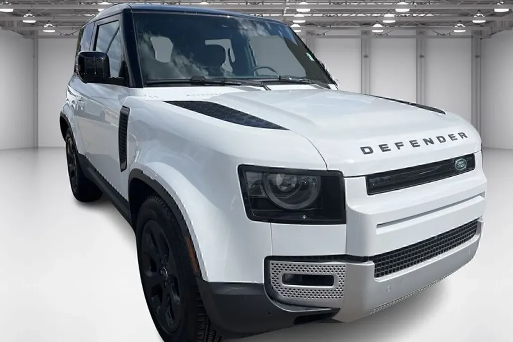 2025 Land Rover Defender 90 S photo 1