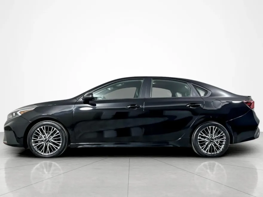2023 Kia Forte GT-Line photo 1