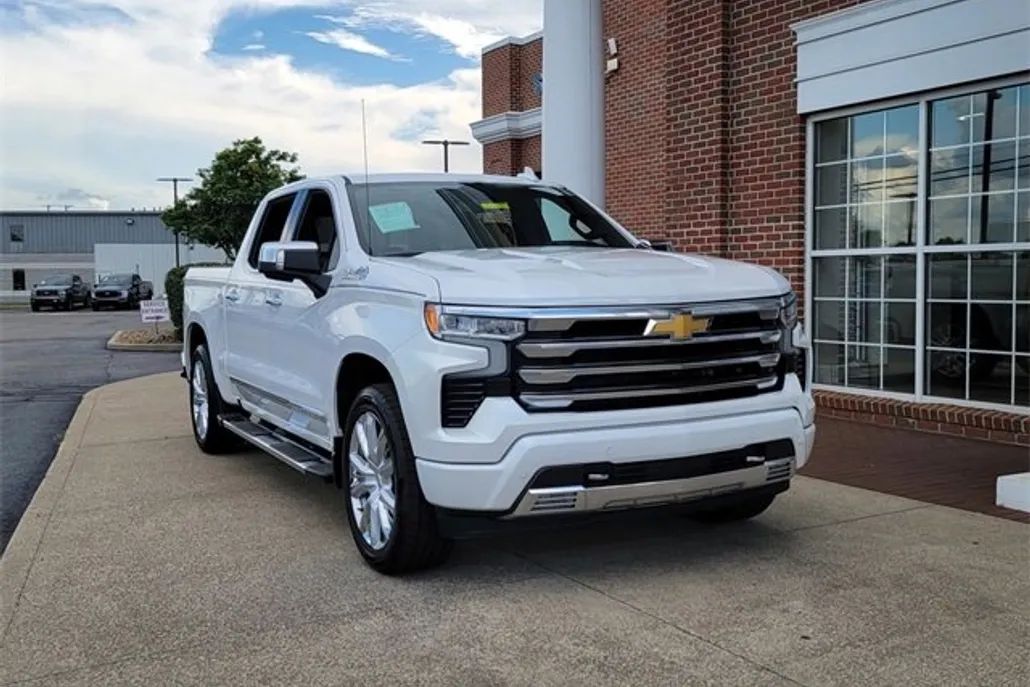 2023 Chevrolet Silverado 1500 High Country photo 1