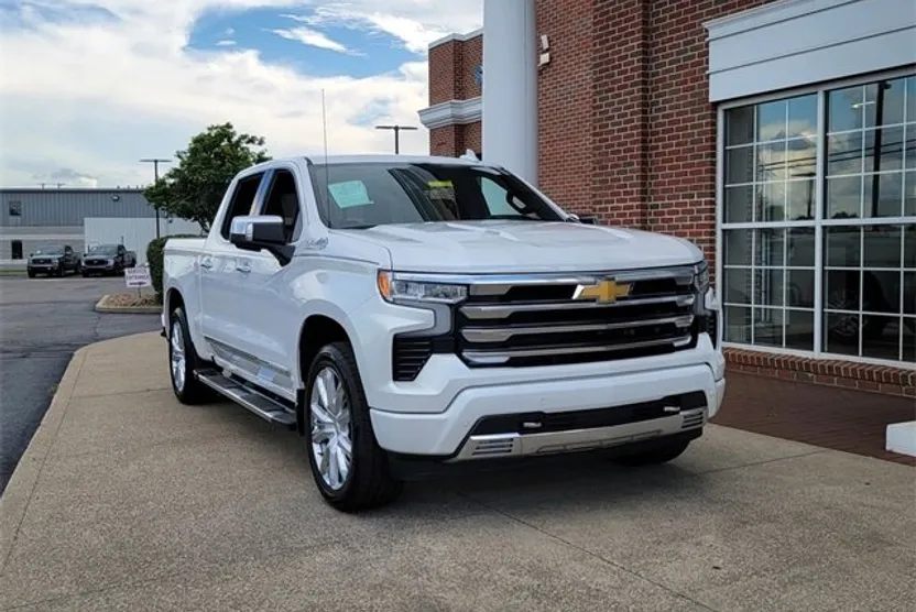 2023 Chevrolet Silverado 1500 High Country photo 1