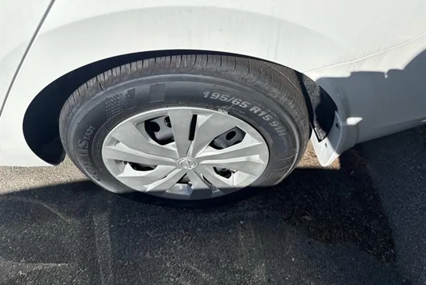2025 Nissan Versa 1.6 S photo 1