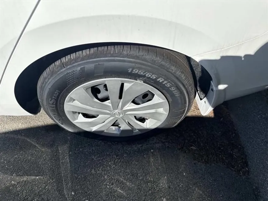 2025 Nissan Versa 1.6 S photo 1