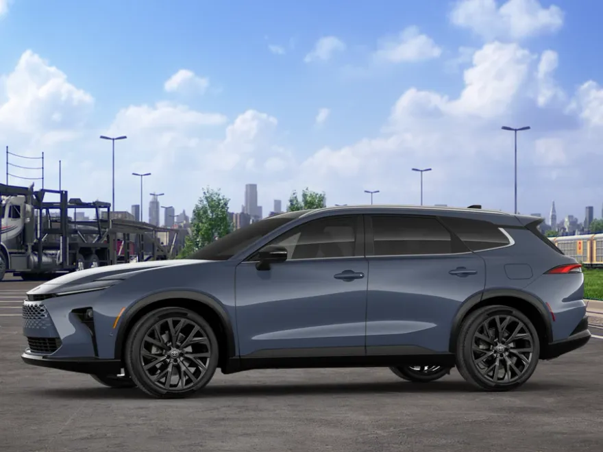 2025 Toyota Crown Signia Limited photo 1